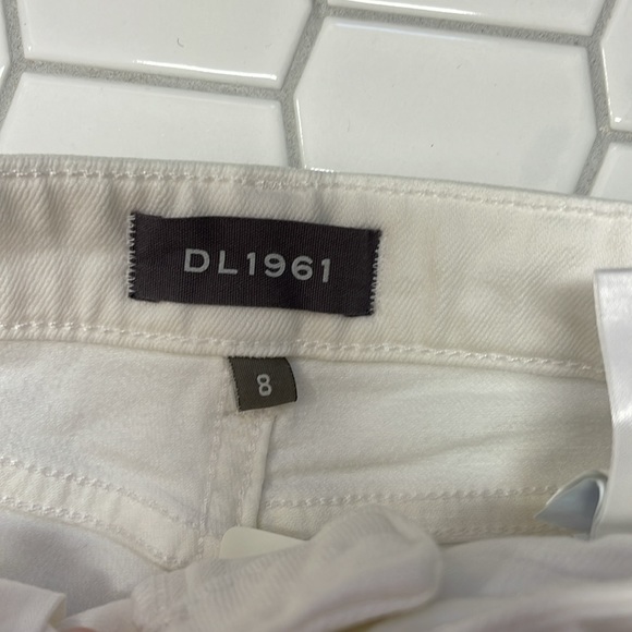 DL1961 White Jean Shorts - Picture 3 of 4
